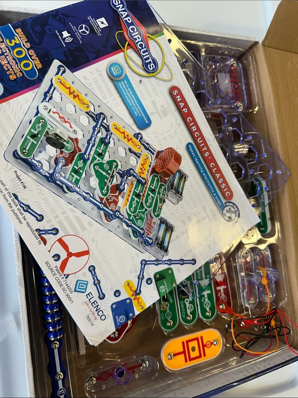Snap Circuits 300 classic Electronic Kit building set Elenco EUC STEM science
